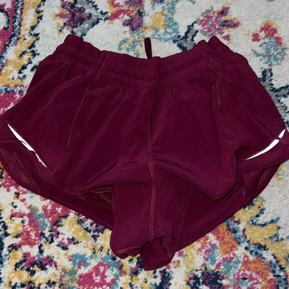 Lululemon - Size 6 Hotty Toddy Shorts